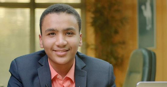 طالب بكفر الشيخ يحصد المركز الأول فى مسابقة الكتابة العلمية لطلاب مدارس STEM