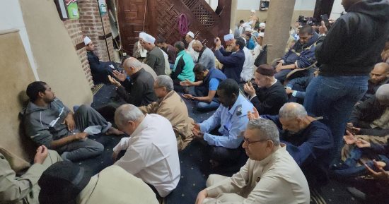 أبناء الأقصر يحيون ليلة النصف من شعبان بمسجد سيدى أبو الحجاج الأقصرى.. فيديو