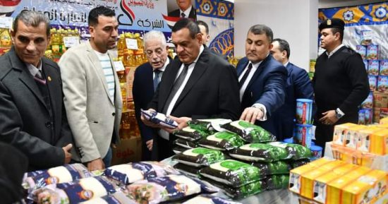وزير التنمية المحلية ومحافظ جنوب سيناء يتفقدان معرض أهلا رمضان بشرم الشيخ