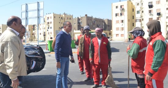 رئيس هيئة نظافة القاهرة يتفقد المحاور الرئيسية لمتابعة رفع كفاءتها