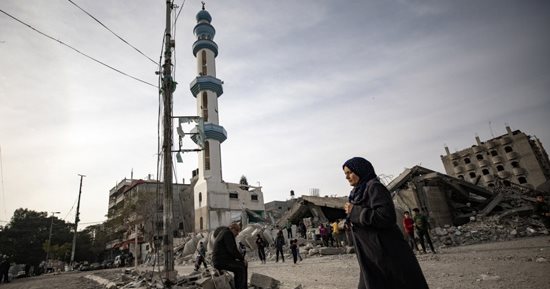 آثار غارات الاحتلال الإسرائيلى على رفح الفلسطينية جنوبى قطاع غزة
