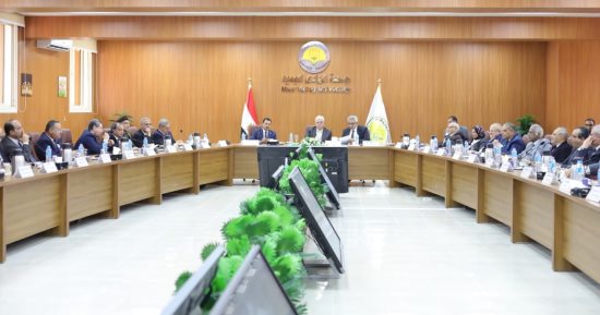 وزير التعليم العالي يرأس اجتماع المجلس الأعلى للجامعات بجامعة الوادي الجديد