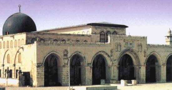 مفتى القدس لـ"الشرق": قرار إسرائيل بإبعادي عن الأقصى 6 أشهر "غير مبرر"