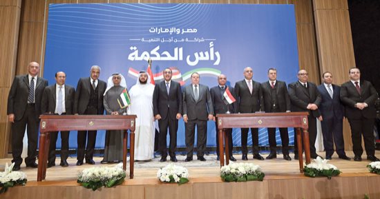  المواطن يجنى أولى ثمار مشروع رأس الحكمة.. نواب وسياسيون يشيدون بقرار الحكومة بالإفراج الجمركى عن سلع أساسية بقيمة 1.3 مليار دولار.. ويؤكدون: ضخ السلع فى الأسواق ينتج عنه انخفاض فى الأسعار