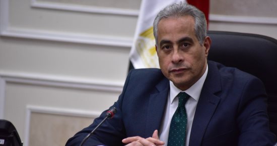 وزير العمل يسلم أولى دفعات الرخص الدائمة لمراكز تدريب ضمن "مهنى 2030"