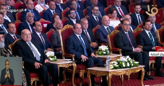 الرئيس السيسي يشاهد فيلما تسجيليا عن "قادرون باختلاف"