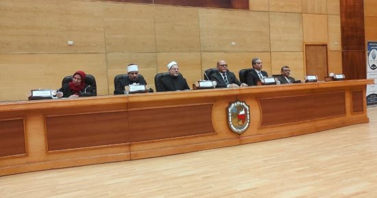 المفتى: الدولة تؤمن بقيمة العلم والعلماء ودور البحث العلمى فى تطوير المجتمعات
