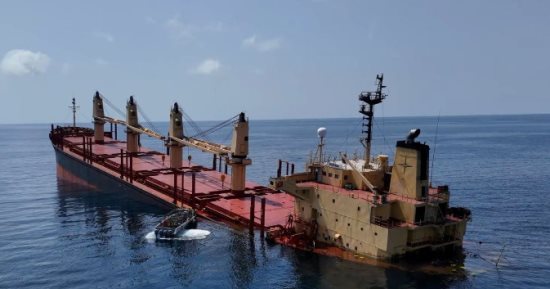 العالم هذا المساء.. إجلاء 130 شخصا بسبب حريق مبنى سكنى فى لندن.. إيطاليا تعلن الطوارئ فى صقلية بسبب الجفاف.. ارتفاع ضحايا حريق بنجلاديش لـ46 شخصا.. كوبا تطلب مساعدة برنامج الأغذية العالمية بسبب نقص حليب الأطفال