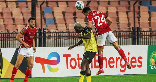 30 minutes : un match nul et vierge entre Al-Ahly et les Jeunes Africains, et un but annulé pour Al-Ahmar