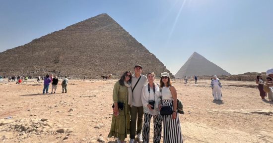 جولة سياحية لـ باستور مدرب منتخب اليد وأسرته فى مصر.. صور