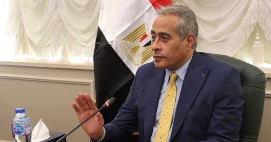 وزير العمل يوجه بسرعة الانتهاء من المنظومة الخدمية الإلكترونية للسوق