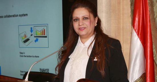 هيام فاروق نائبة التنسيقية تطالب الحكومة بسرعة حل مشكلات كارت الفلاح  