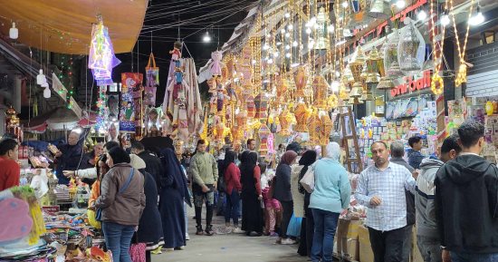 رمضان شهر الفرحة.. الفوانيس أشكال وألوان فى أسواق الإسكندرية.. مباشر