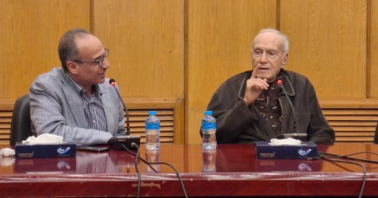 الناقد محمد عبدالمطلب يلقي الضوء على تحديات اللغة العربية فى مؤتمر الوعى