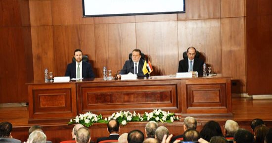 محافظ البنك المركزى: العقود الآجلة الخاصة بالعملات انخفضت إلى 30%