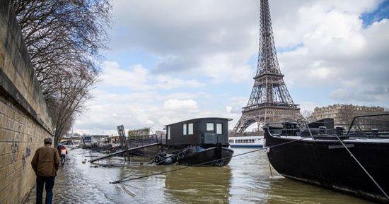 كارثة بيئية فى نهر السين بفرنسا تهدد السباحين قبل انطلاق الأولمبياد