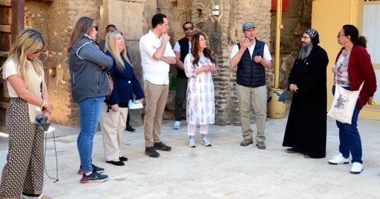 الدير الأبيض بسوهاج يستقبل سفيرة الولايات المتحدة وبعثة الوكالة الأمريكية للتنمية