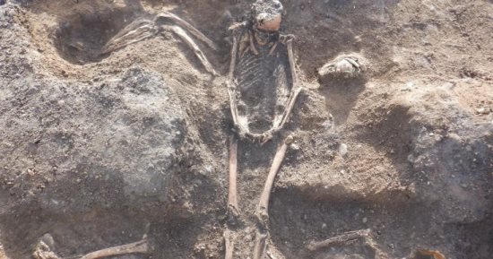 العثور على 146 قبرا لمجرمى العصور الوسطى بأيرلندا الشمالية