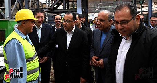 رئيس الوزراء: الدولة تستورد بوليستر بما يقارب 800 مليون دولار سنوياً 