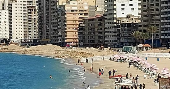 هلت نسايم الربيع فى الإسكندرية.. شمس وبحر و لعب.. رحلات للنزهة البحرية بالقوارب وممارسة الرياضات الشاطئية.. وتحذيرات من أمطار خفيفة حتى السبت.. و3 نوات قادمة فى فصل الربيع.. فيديو وصور