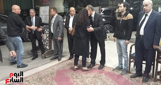 صحفيون يشاركون فى عزاء الكاتب الصحفى محمد عبد الجواد بالحامدية الشاذلية