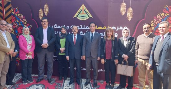 رئيس جامعة بنها يفتتح معرض منتجات الجامعة والسلع بأسعار مخفضة.. فيديو