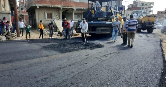 محافظ كفر الشيخ: رصف عدد من الطرق بقرى مركز الرياض.. صور