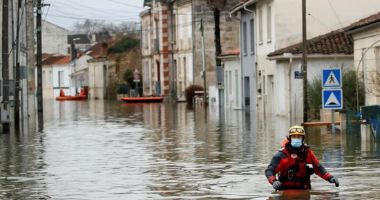 ارتفاع ضحايا الفيضانات فى البرازيل إلى 27 قتيلا.. فيديو