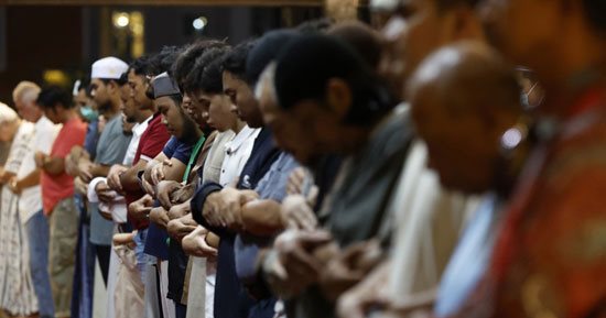 رمضان في تايلاند.. صلاة التراويح والخشوع