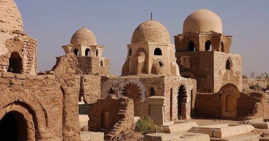 "بقيع مصر".. جبانة أسوان شاهدة على الفتوحات الإسلامية