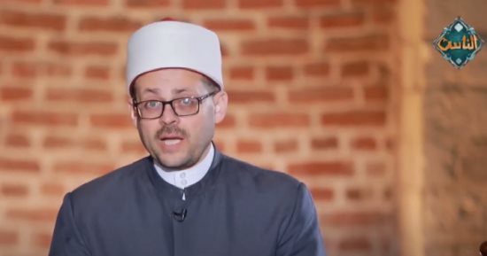 عالم بالأوقاف يعدد جزاء المعروف على الوطن والمجتمع