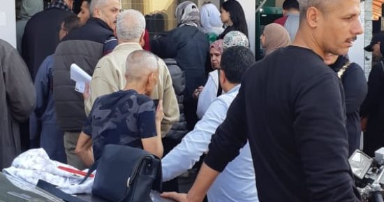 الدولار ينزف.. شركات الصرافة تستقبل طوابير الراغبين فى تغيير العملة.. اختفاء السوق السوداء للدولار تماما يعيد "المصريين العاملين بالخارج" إلى السوق الرسمي.. سعر العملة الخضراء ينخفض إلى 47 جنيها.. صور