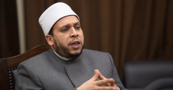 زكاة الفطر تُطهر الصائم.. خاطرة من إمام مسجد عمرو بن العاص للشيخ مؤمن الخليجى