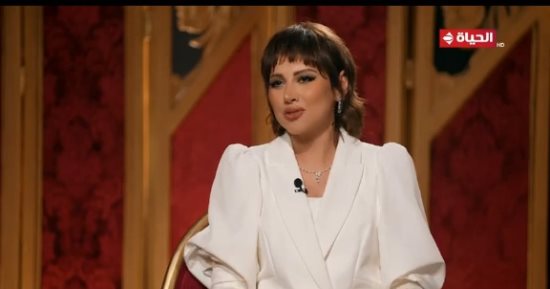 ياسمين رئيس لـ"ع المسرح": "أنا فلسطينية من يافا.. واللى هتصاحب ابنى هفجرها.. وأصبحت أم لإخوتى بعد وفاة أمى وعمرى ما لبست قناع النفاق".. وتؤكد: اللى خانونى كتير وشاركت كليب مع شاكوش عشان انبسط