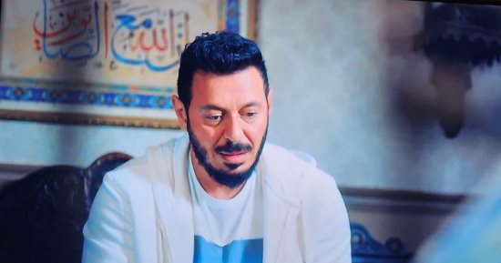 Série Al-Muallem, épisode 5. Sahar Al-Sayegh propose à Mustafa Shaaban d’épouser Dahab