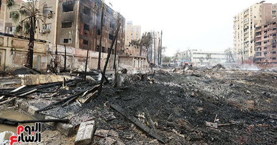 انتداب خبراء المعمل الجنائى لفحص أسباب وملابسات حريق استوديو الأهرام.. صور