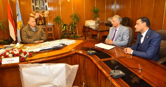 محافظ أسيوط يلتقي وكيل الزراعة الجديد ويطالبه بالنهوض بالقطاع في المحافظة