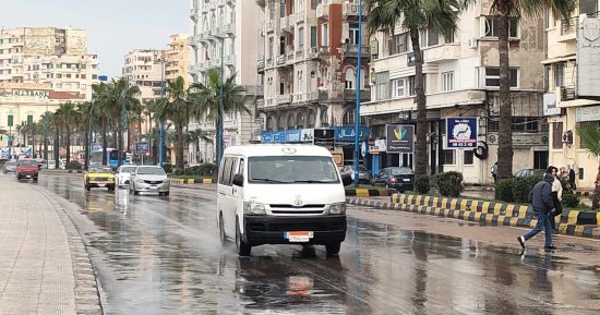 الأمطار الغزيرة تتواصل على الإسكندرية مع ثالث أيام نوة الشمس الكبرى.. فيديو