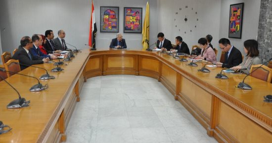 جامعة حلوان تستضيف رئيس جامعة زيجيانج الصينية لبحث التعاون المشترك