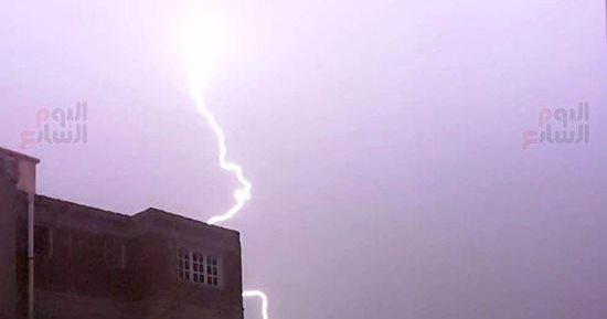 الرعد يزلزل سماء الإسكندرية فى آخر نوات الشتاء وتقلبات حتى الأربعاء.. فيديو