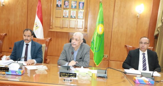 رئيس جامعة المنوفية يرأس اجتماع لجنة المنشآت الجامعية لشهر مارس    