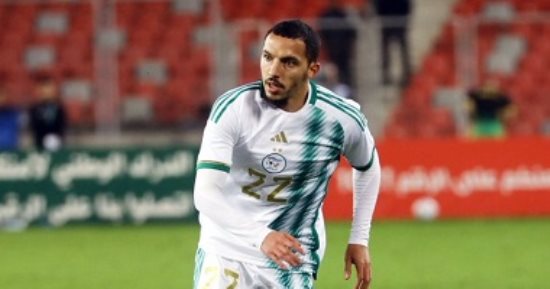 إسماعيل بن ناصر يغادر معسكر منتخب الجزائر بسبب الإصابة