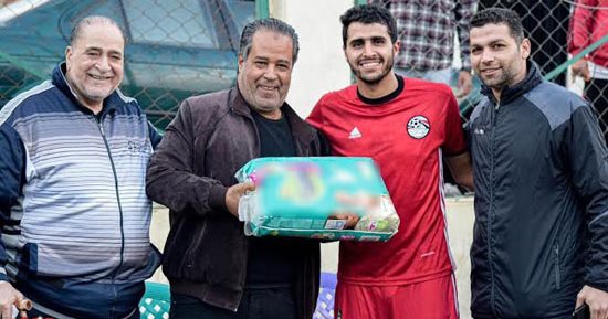 "حفاضات أطفال" جائزة رجل المباراة.. أحدث الجوائز الغربية فى الدورات الرمضانية بالدقهلية