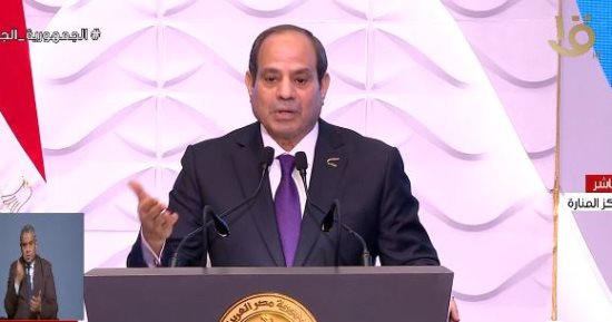 الرئيس السيسى لـ"المحتكرين": ممكن الحكومة تدخل تجيب سلع من أجل توازن السوق