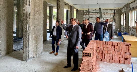 محافظ كفر الشيخ يتفقد أعمال إنشاء مركز التحول الرقمى