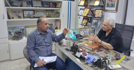 حكاية فنان إسمعالاوى.. جلال عبده صنع نصبين من شظايا القنابل الإسرائيلية