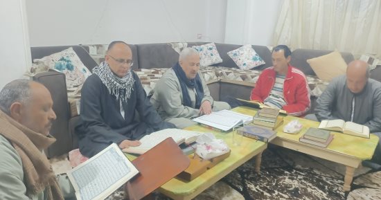 ورتل القرآن ترتيلا.. عدد من أهالى المنوفية يقيمون مقرأة للقرآن (فيديو)