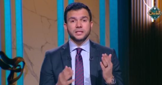 أستاذ فقه لقناة الناس: من تصوم بلا حجاب أو صلاة صيامها صحيح