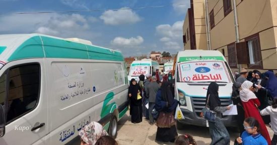 وكيل صحة دمياط: فحص 1000 مواطن خلال يومين بقوافل "حياة كريمة" المجانية