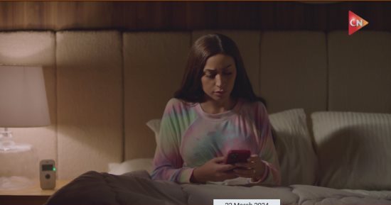 مسلسل كامل العدد الحلقة 12.. حوار غزل بين دينا الشربينى وزوجها فى منتصف الليل